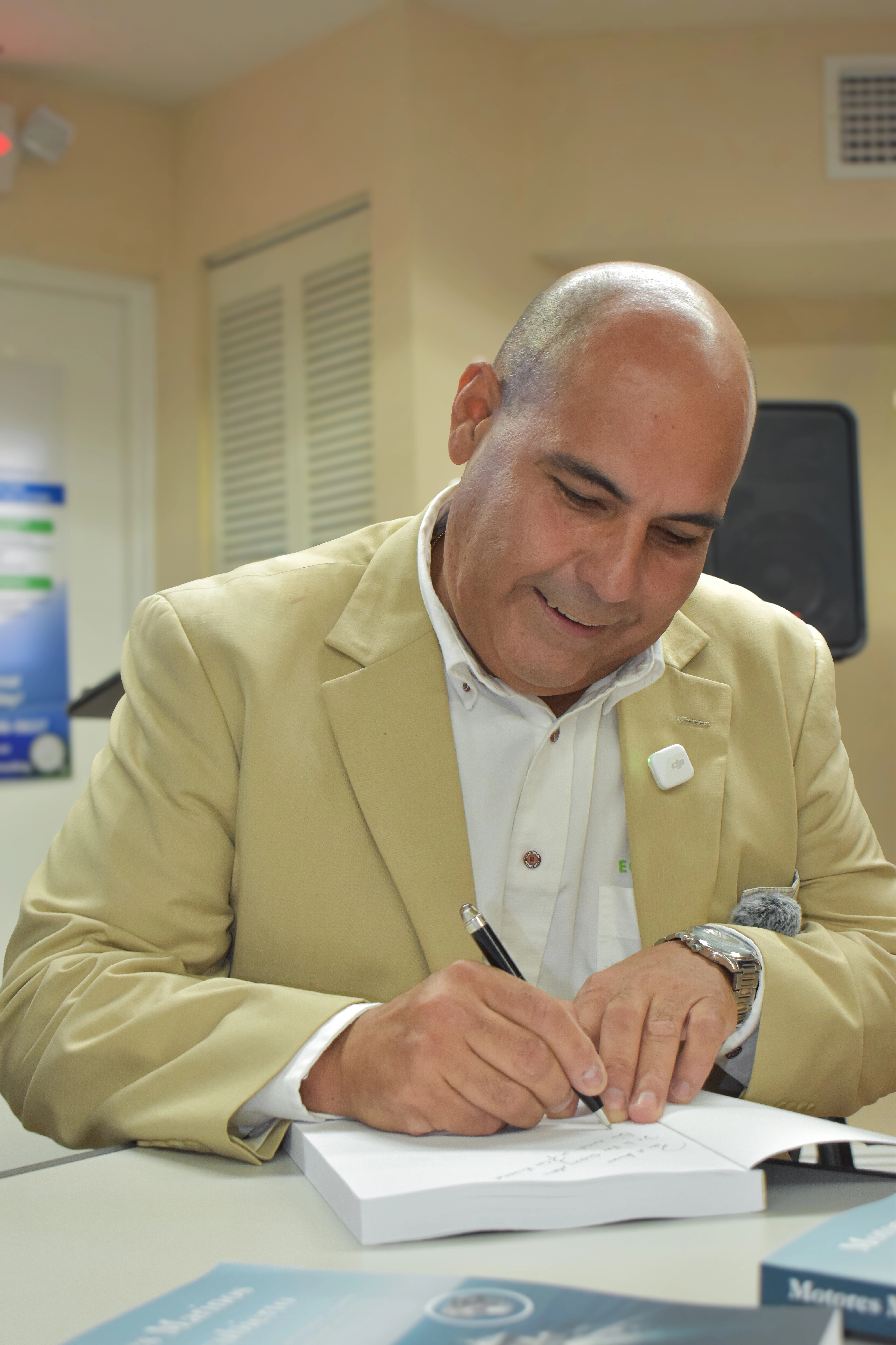 Dr. Carlos García, autor del libro